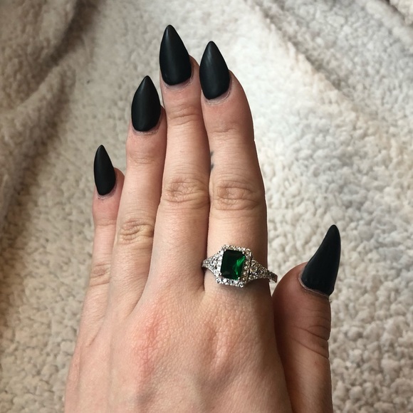 Fragrant Jewels Green Stone Ring - Picture 2 of 4